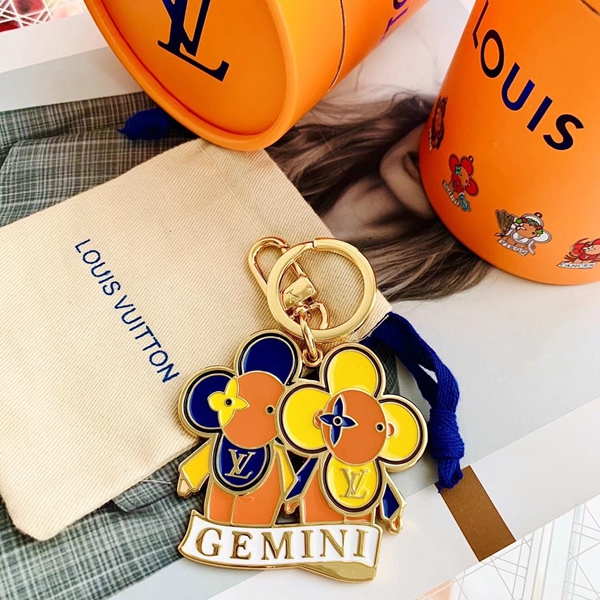 ブランドキーホルダー側面デザイン